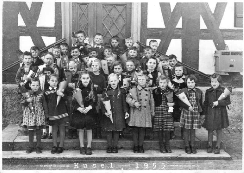 Fr vergrssertes Bild von den Erstklsslern 1955: Hier klicken